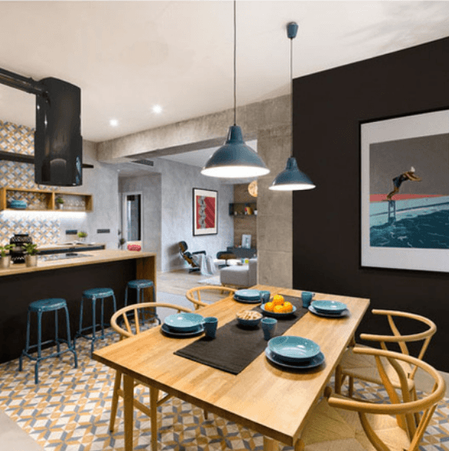 Chiêm ngưỡng sự kết hợp ấn tượng giữa bê tông, gỗ công nghiệp và màu đen